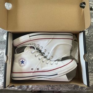 Women’s Converse High top sneakers